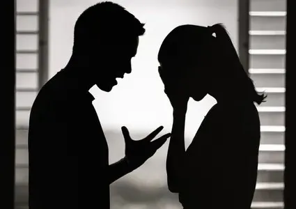 Evlilikte İlişkiyi Zedeleyen 4 Yıkıcı İletişim Şekli